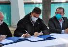 El Intendente firmó un acuerdo con Ceprocor para el desarrollo tecnológico de la Planta Municipal de Elaboración de Medicamentos 