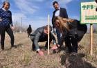 Se plantaron mil ejemplares de algarrobos en el Parque Industrial