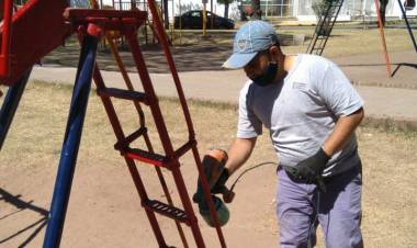 El municipio interviene plazas y espacios comunes