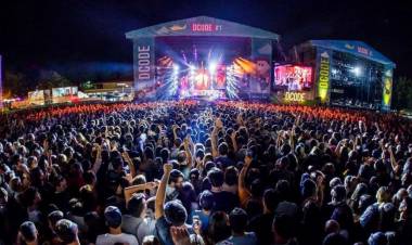 Por la tercera ola de COVID se suspendieron 12 festivales en Córdoba
