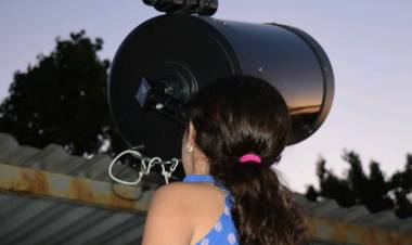 Observatorio Astronómico: en abril se puede ver la Luna, nebulosas y cúmulos estelares