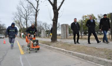El municipio adquirió nueva maquinaria para demarcación vial de bicisendas
