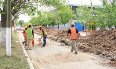 Cloacas en barrio San Cayetano: Bernarte recorrió el avance de la obra