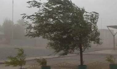 Un alerta por vientos fuertes se expande en la provincia hacia este jueves