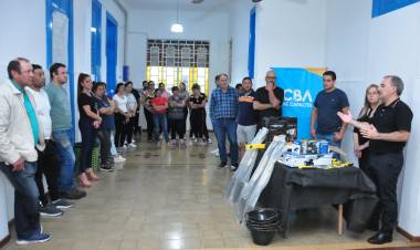 El municipio entregó herramientas a tres cursos del CEDER