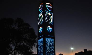 El Centro Cívico ya cuenta con su renovado y modernizado reloj