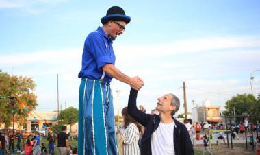 Exitoso primer encuentro del nuevo ciclo municipal "Cultura en el Andén"