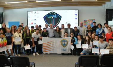 Se entregaron 40 becas de apoyo al deportista amateur