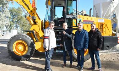 Con nueva maquinaria se sigue potenciando la Plata Hormigonera Municipal