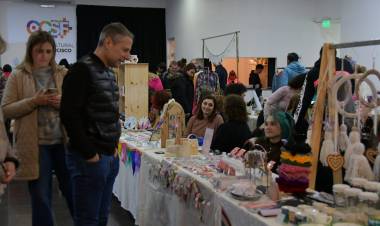 Con gran éxito se desarrolló la Ferial Mujeres Emprendedoras, especial Día del Amigo