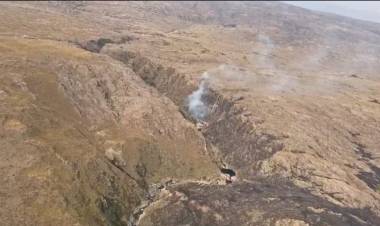 Sin riesgo para viviendas sigue activo el incendio en Traslasierra