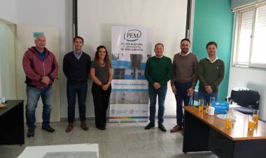 Funcionarios de AMLAP visitaron la Planta Elaboradora de Medicamentos Municipal