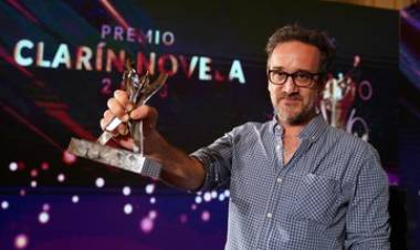 Luciano Lamberti ganó el Premio Clarín Novela 2023