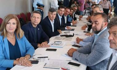 Continuidad del transporte urbano: Bernarte se reunió con intendentes de 10 provincias para analizar soluciones