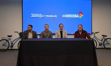 San Francisco recibió kits de seguridad vial y firmó convenios con la provincia