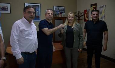 Bernarte realizó la entrega de llaves correspondiente a una nueva unidad 0Km para la policía local