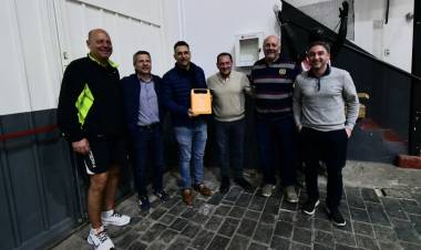 Ciudad cardio protegida: municipalidad entregó un nuevo DEA, esta vez para Club El Tala
