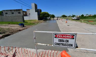 Comenzó la pavimentación de la Av. Trigueros en el sector de la Mutual Árabe