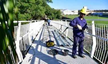 Bulevarización de 9 de Julio: Concluyó el hormigonado del puente peatonal y bicisenda en altura