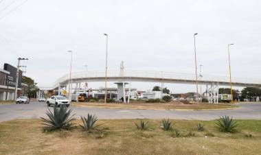 La transformación del acceso oeste ya se percibe con el paso peatonal y bicisenda a nivel y en altura