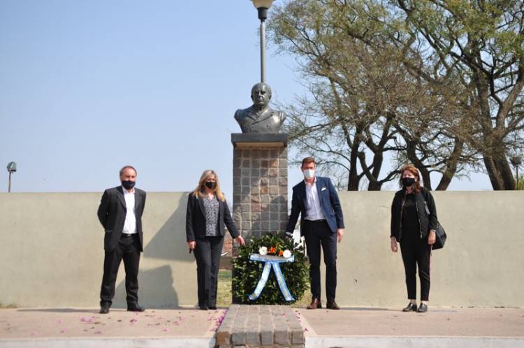 Se realizó acto en conmemoración al Día del Maestro