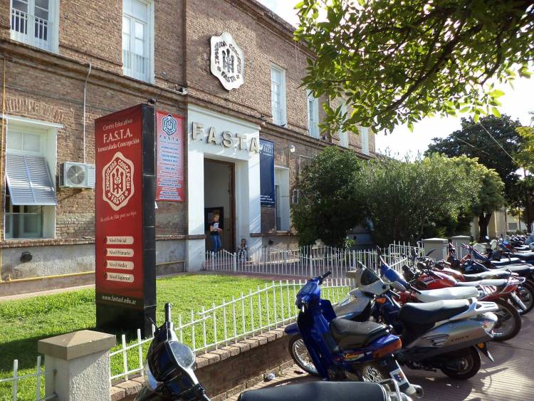 Conferencia Magistral “Club, Escuela y Actividad Física como Promotores de Salud”