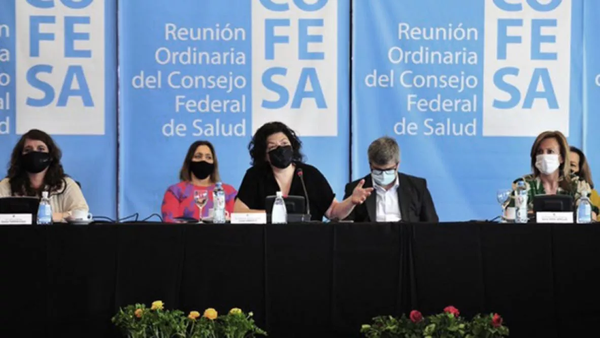 Ministros de salud acuerdan acelerar la vacunación de cara al inicio de clases