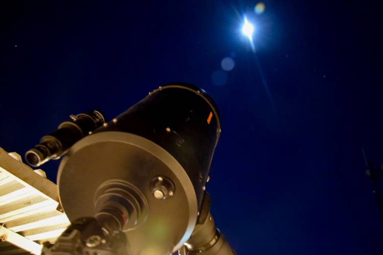 La Luna, nebulosas y cúmulos se podrán ver este mes en el Observatorio Astronómico de la UTN