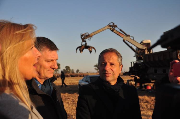 Se realizó la primera compactación de vehículos y motocicletas en desuso en la ciudad