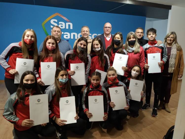 Bernarte entregó distinciones a deportistas de San Francisco