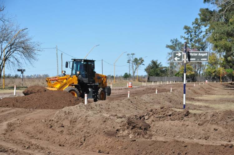 Comenzó la pavimentación del camino a Plaza San Francisco