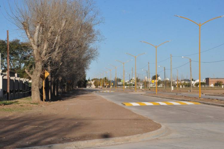 Se inauguró la obra de pavimentación de Av. Las Margaritas