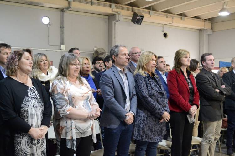 Bernarte participó del acto por el 70 aniversario de la Escuela Bailón Sosa