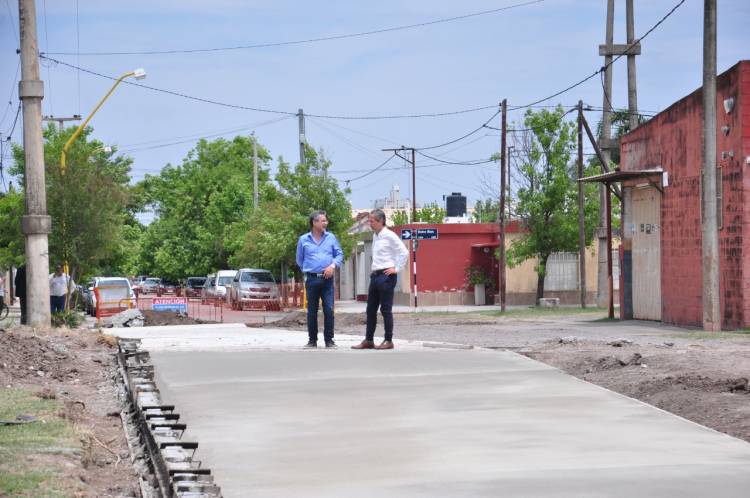 Bernarte supervisó el avance de obras de pavimentación