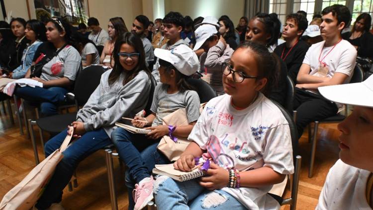Presentaron el documento sobre infancias y cambio climático elaborado por jóvenes de la región