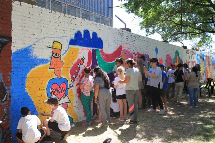 Nuevo mural conmemora el Día Internacional de las Personas con Discapacidad