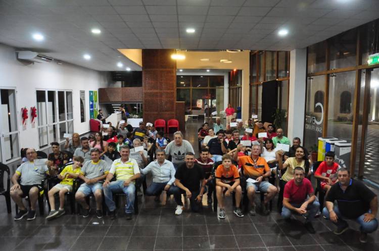 Entregaron aportes a los clubes de Baby Fútbol de la ciudad