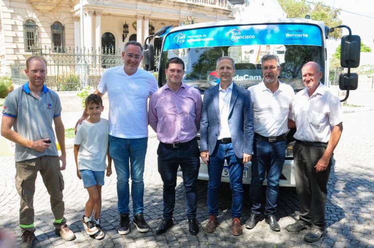 Bernarte presento una nueva unidad para el área de Alumbrado Público