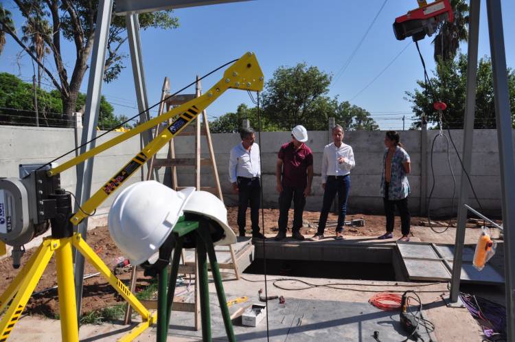 Bernarte recorrió el avance de obra de la Estación de bombeo del sistema de cloacas de barrio La Milka