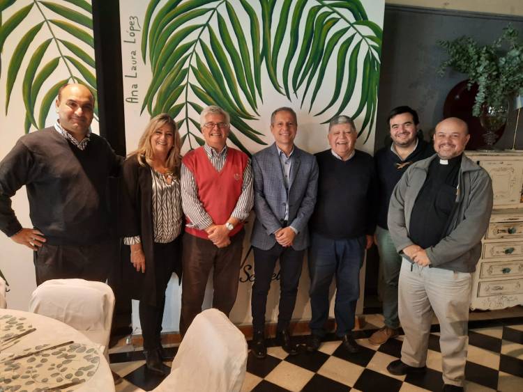 Bernarte mantuvo un encuentro con integrantes de la Universidad Fasta