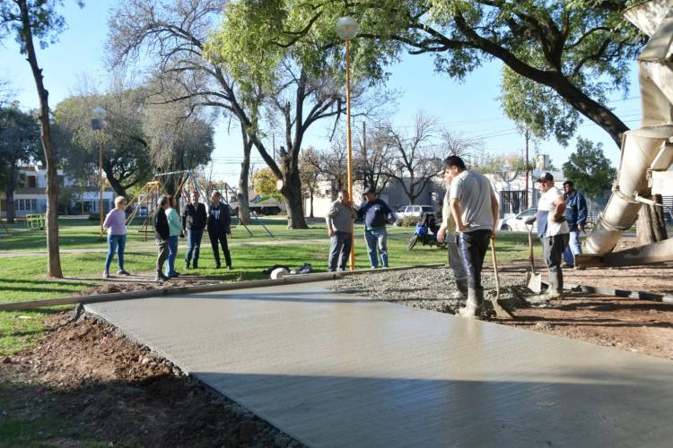 La cuarta cancha de básquet 3x3 ya se construye en la plaza de barrio Jardín