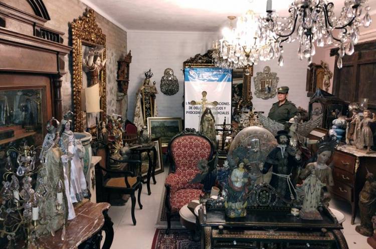 Especialistas en patrimonio participaron de un allanamiento por tráfico de bienes culturales en Saldán