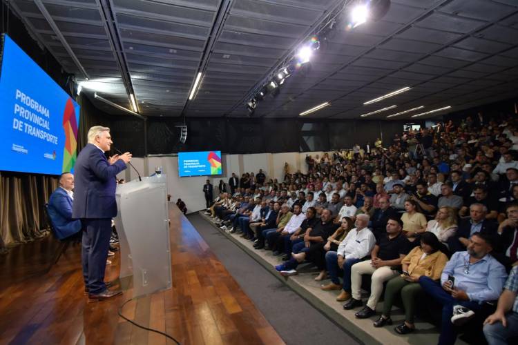 Bernarte participó de la presentación oficial del Boleto Educativo Cordobés y Boleto Obrero Social 2024