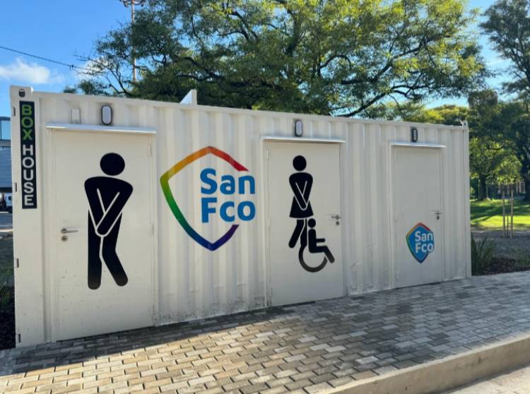 Bernarte dejó inaugurado el primer baño comunitario de San Francisco
