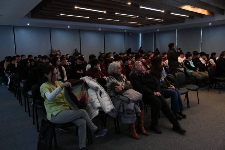 Estudiantes del Ipet N° 50 se capacitaron en seguridad vial