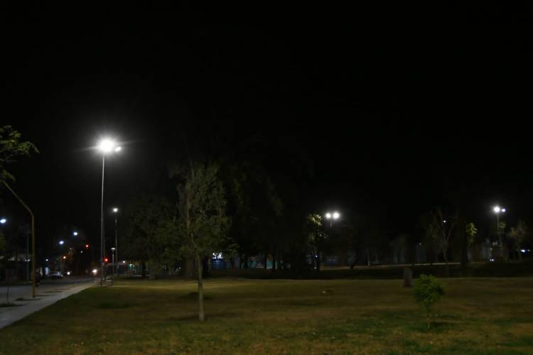 Bernarte inauguró iluminación LED en barrios Parque y Hospital