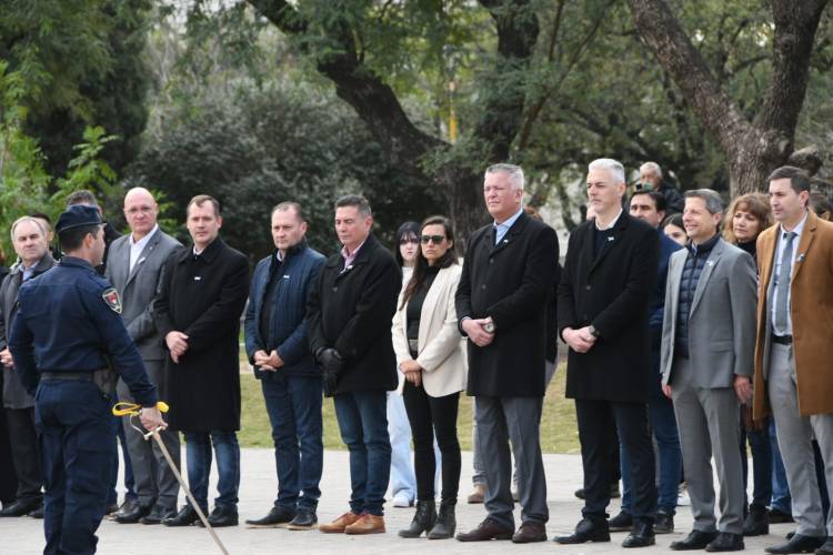 Aspirantes de la Escuela de Suboficiales de la Policía juraron lealtad a la Bandera