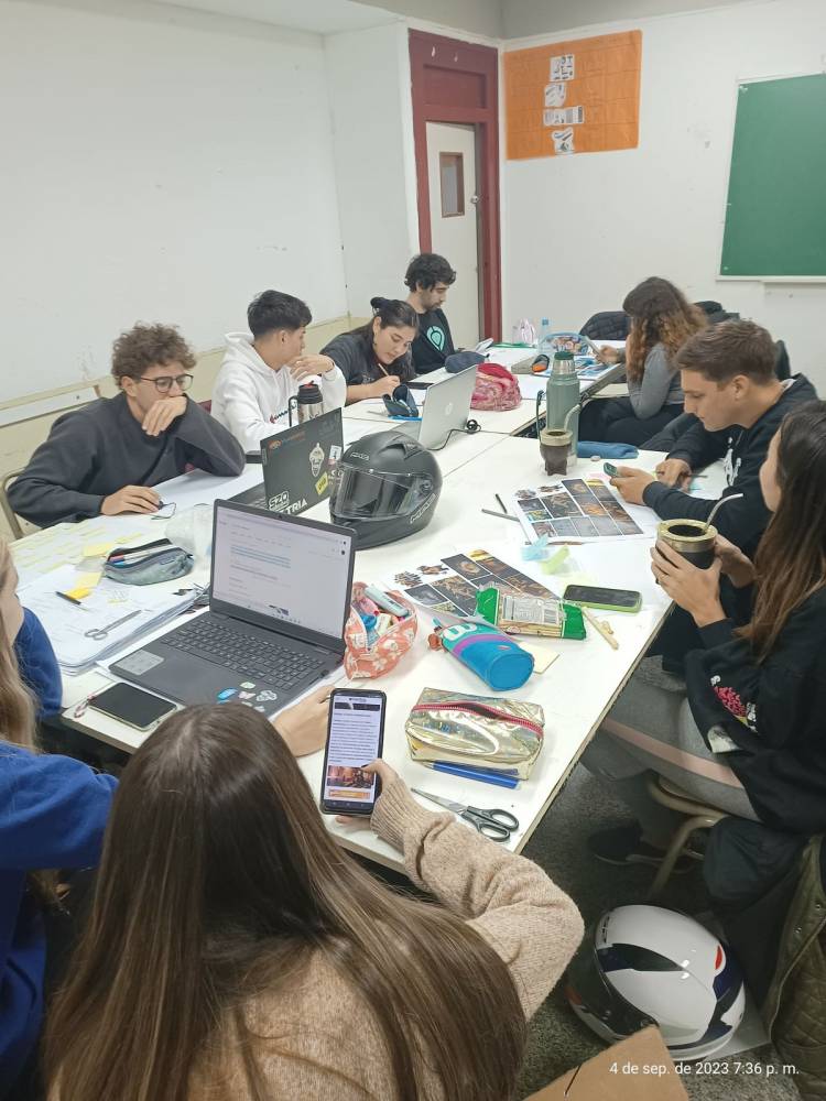 La carrera de Diseño Industrial del CRES celebra sus primeros 10 años de vida