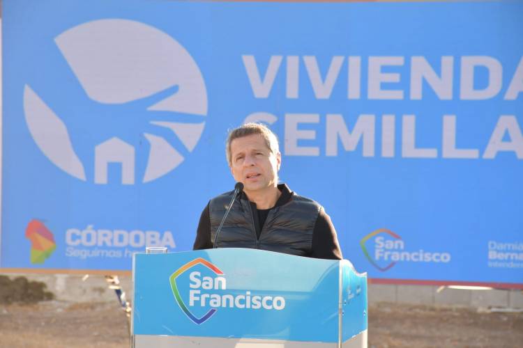 Bernarte entregó cinco viviendas semilla en la ciudad