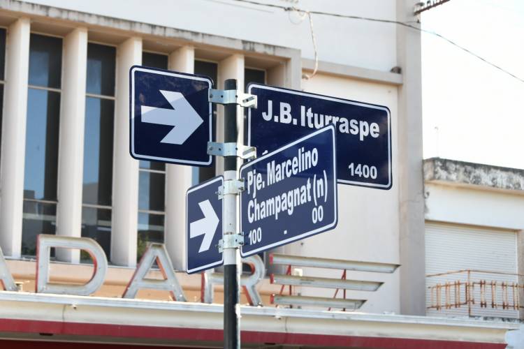 El municipio avanza con la restauración de nomencladores urbanos